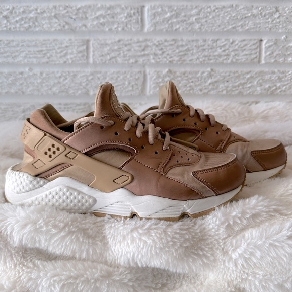 Nike Run Huarache Rose Gold Sneakers - Picture 4 of 7